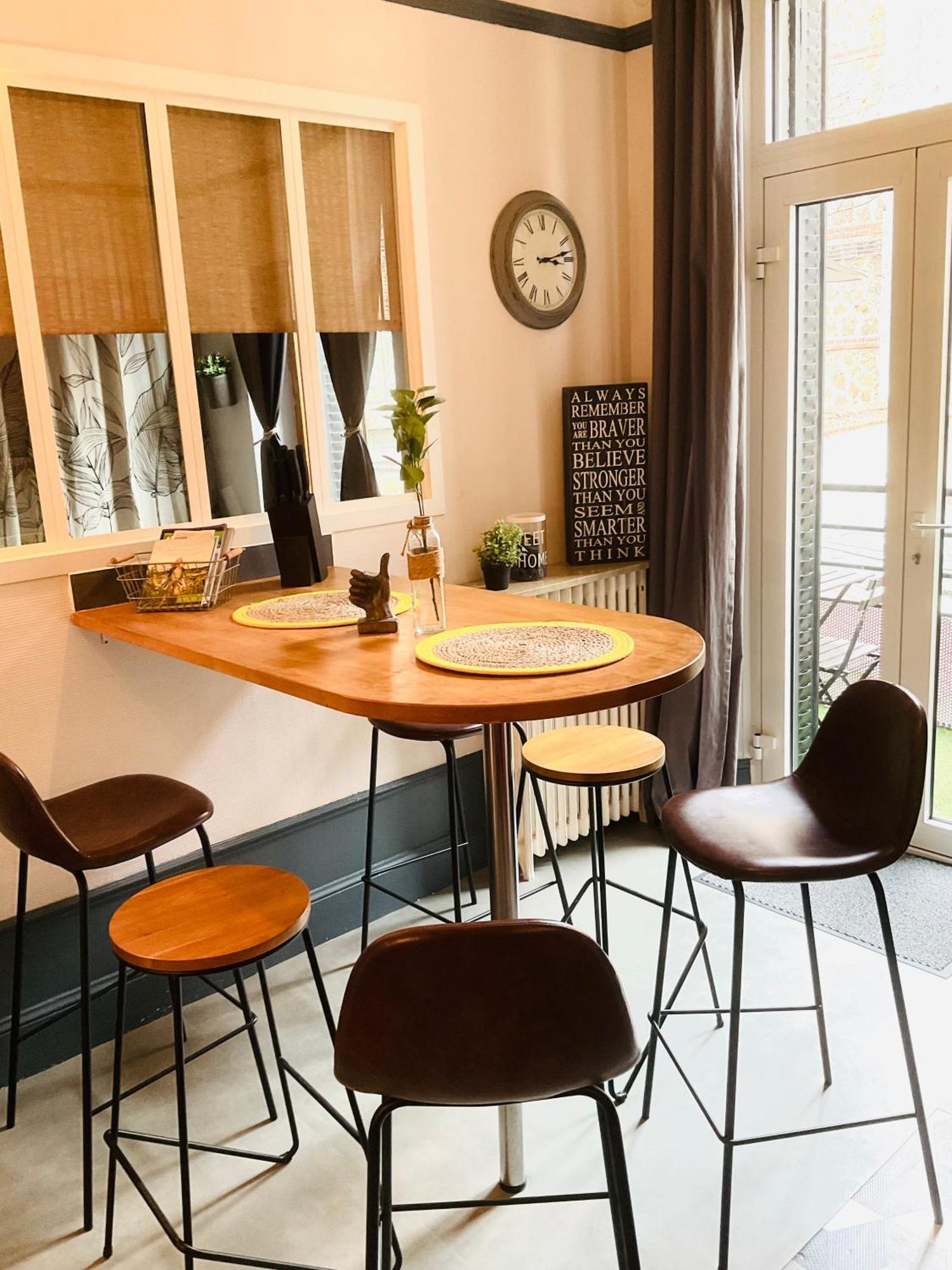 Les Loges Du Theatre Degustation Champagne Offerte Jacuzzi Sauna Jeux Velos Maison Prive 150M2 Historique 14Pers Max Emplacement Exceptionnel Et Chic, 200M De L'Avenue De Champagne, Gare, Musee, Jardins, Restaurations, Toutes Commodites Épernay Exterior foto