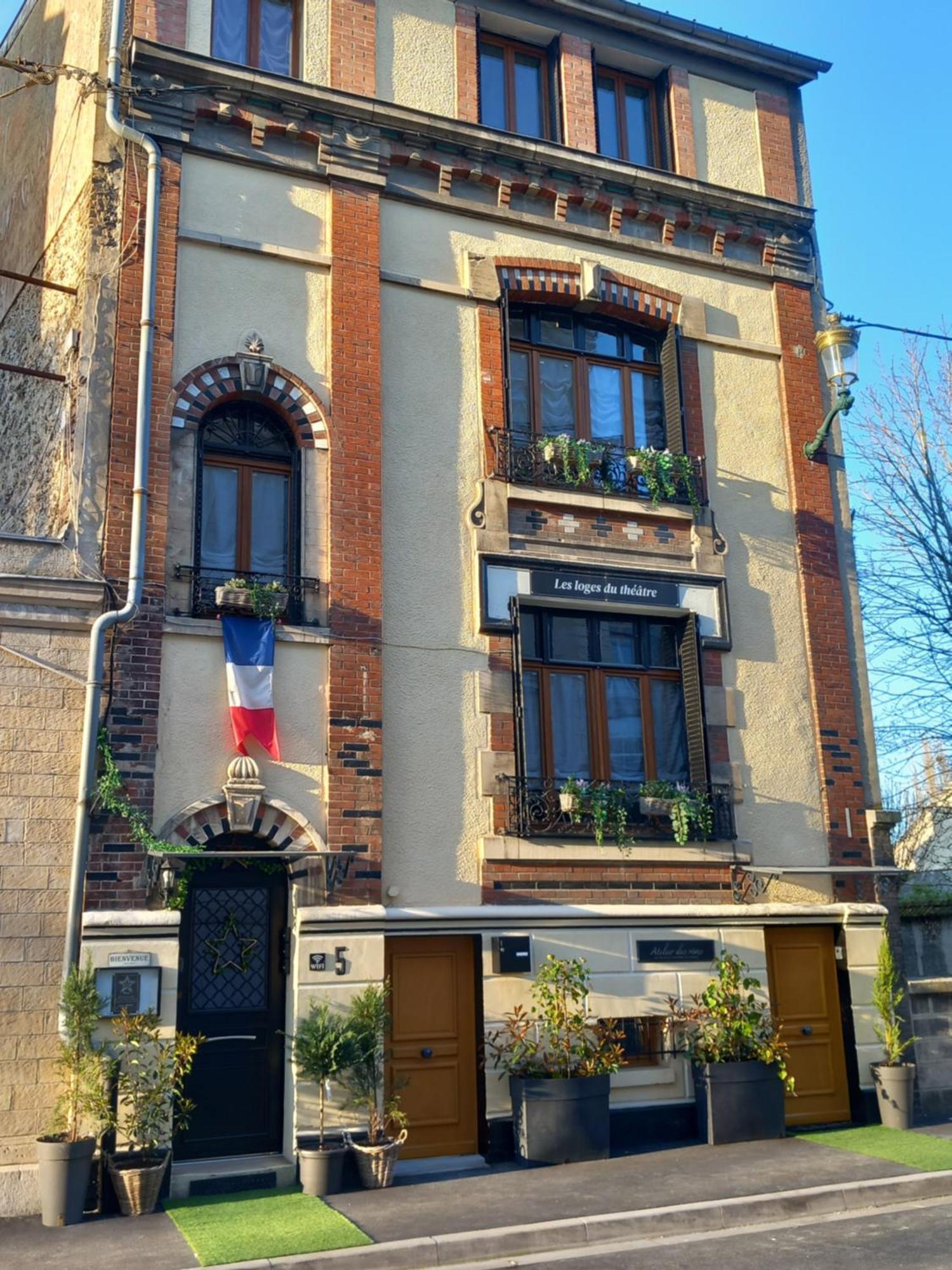 Les Loges Du Theatre Degustation Champagne Offerte Jacuzzi Sauna Jeux Velos Maison Prive 150M2 Historique 14Pers Max Emplacement Exceptionnel Et Chic, 200M De L'Avenue De Champagne, Gare, Musee, Jardins, Restaurations, Toutes Commodites Épernay Exterior foto